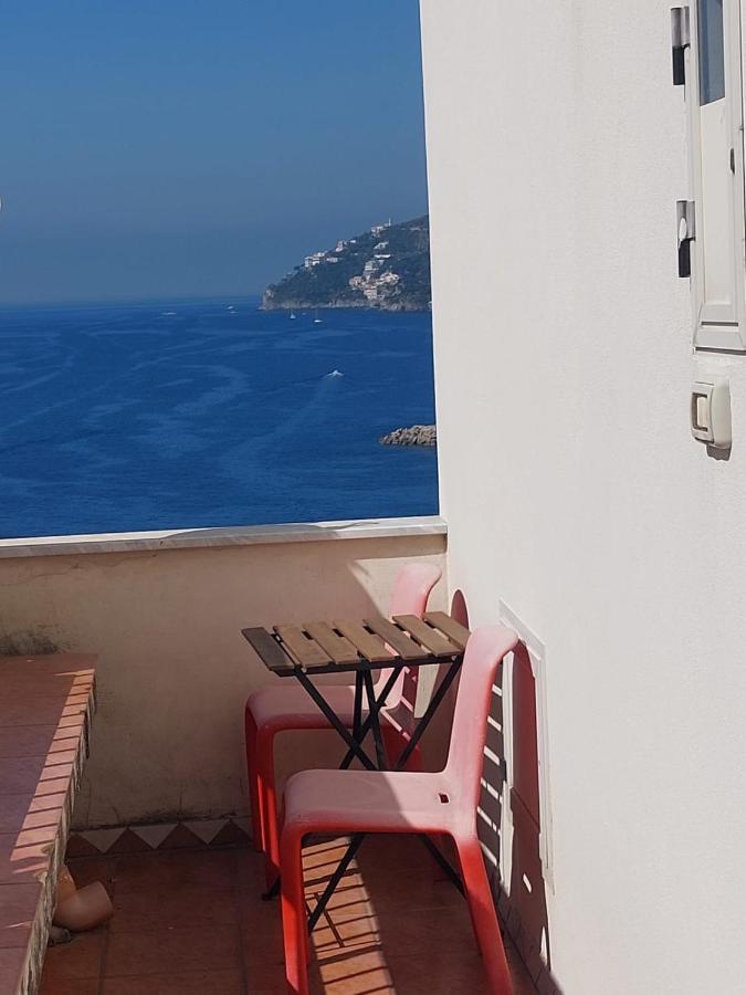 La Stanza Sul Porto Di Amalfi Camera Piccina Piccina Con Bagno Privato E Terrazzino Vista Mare Exterior foto