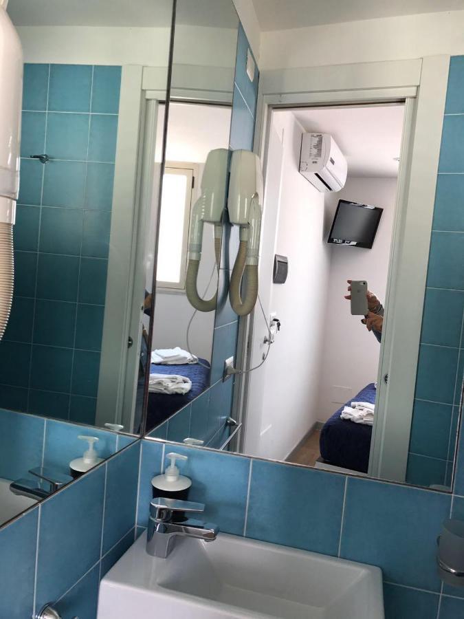 La Stanza Sul Porto Di Amalfi Camera Piccina Piccina Con Bagno Privato E Terrazzino Vista Mare Exterior foto