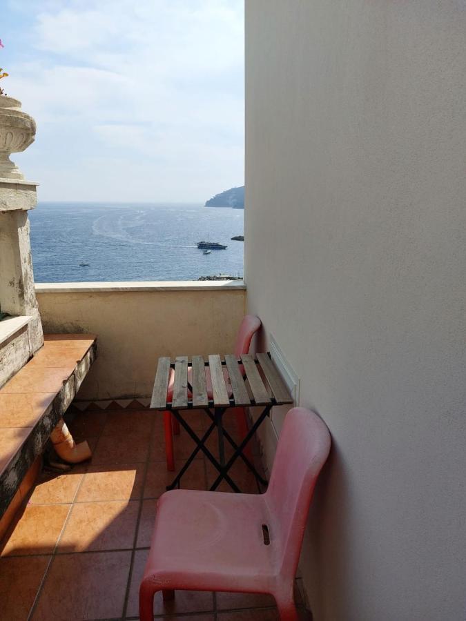 La Stanza Sul Porto Di Amalfi Camera Piccina Piccina Con Bagno Privato E Terrazzino Vista Mare Exterior foto